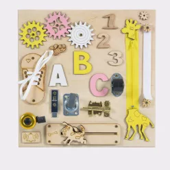 Moni toys montessori matatófal kicsi 30x30cm zsiráfos