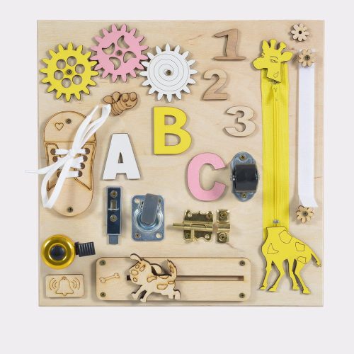 Moni toys montessori matatófal kicsi 30x30cm zsiráfos